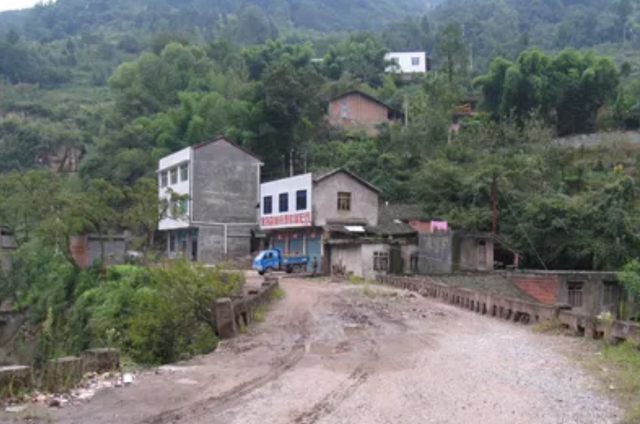 2017年，非洲漂亮姑娘嫁到四川：原以为我家很富，直到我嫁到中国