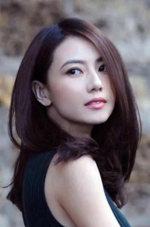 6位身材颜值不对等的女星：看脸风情万种，身材却干瘪成硬伤