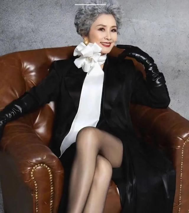 63岁的世界旗袍冠军奶奶曹美丽,真的是中国奶奶的骄傲