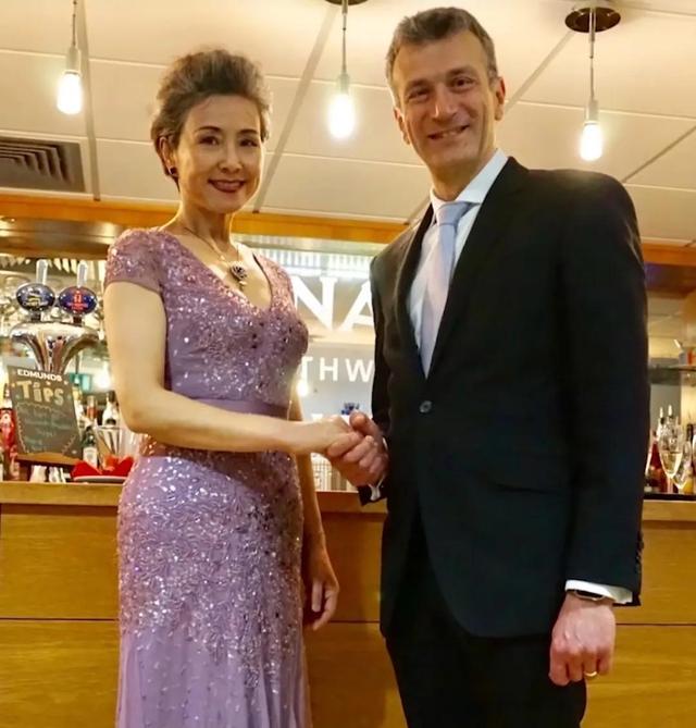 63岁的世界旗袍冠军奶奶曹美丽,真的是中国奶奶的骄傲