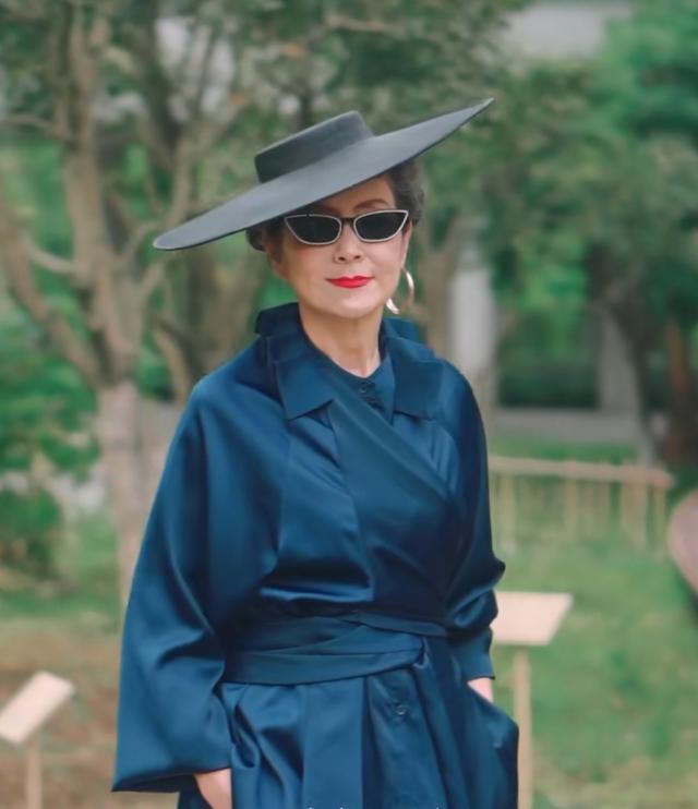 63岁的世界旗袍冠军奶奶曹美丽,真的是中国奶奶的骄傲