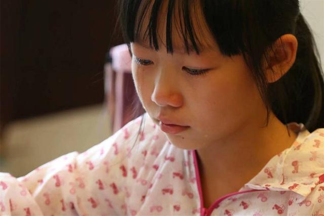 一位青春期女孩妈妈自述:当你不知道该如何教育孩子时,就先闭嘴