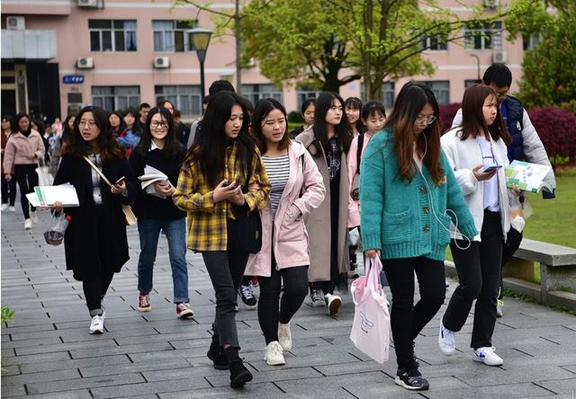适合女生报考的大学专业有哪些呢？这些专业上榜