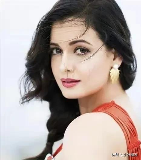 印度混血儿美女，风情万种，妩媚迷人