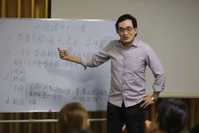 热搜沉了，谁来救她