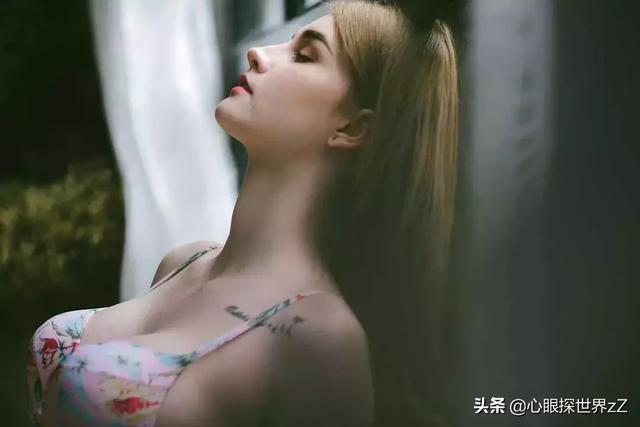 太美！19岁混血美女全网爆红，po出了自己整容的全过程
