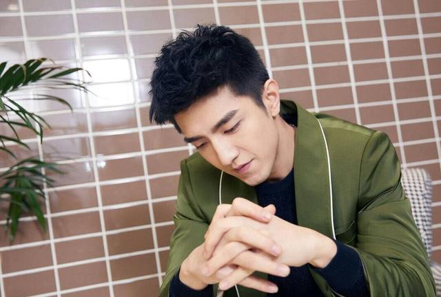 璀璨：季默和思达都恋上若男大姐姐，他们对待感情的事是否太幼稚