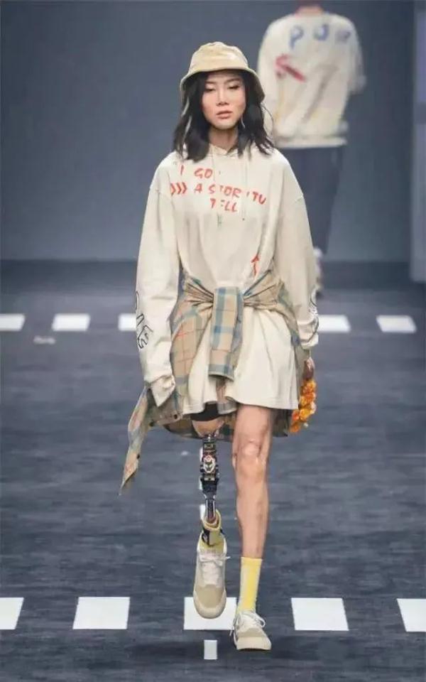 汶川地震幸存女孩遭网暴，网友怒了，四川残联已介入