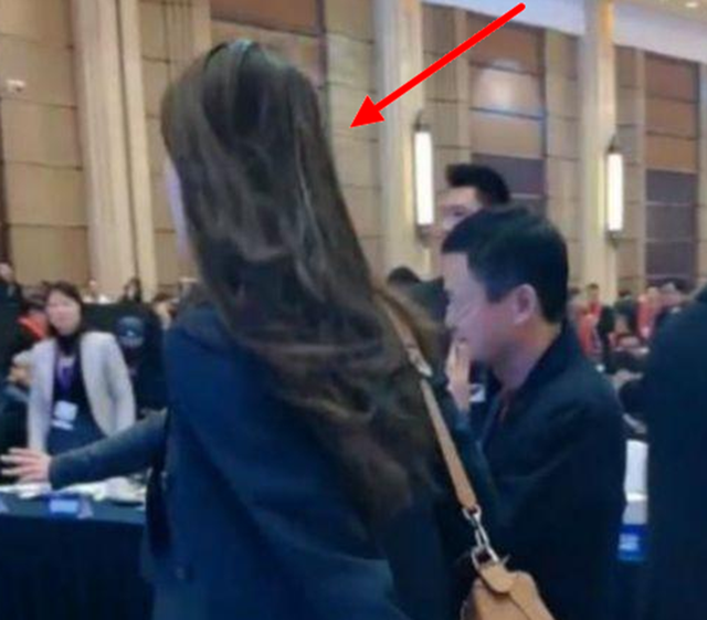 马云的1米9美女保镖,天使面孔魔鬼身材,网友:不出道可惜了