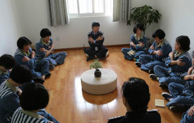 一女子诈骗数十亿,买千万游艇打60万美体针,被抓后:这辈子值了
