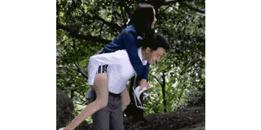 袭胸、摸腿、被偷窥，国产剧里的“糖”，让多少女演员受“工伤”