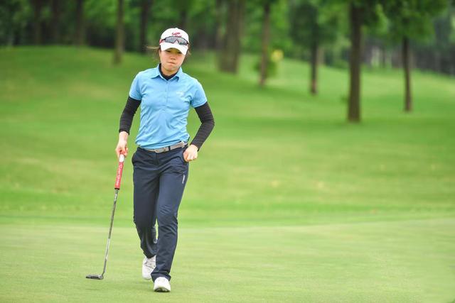 15岁浙江女孩楼子欣感悟：高尔夫有起有落，需要强大的内心