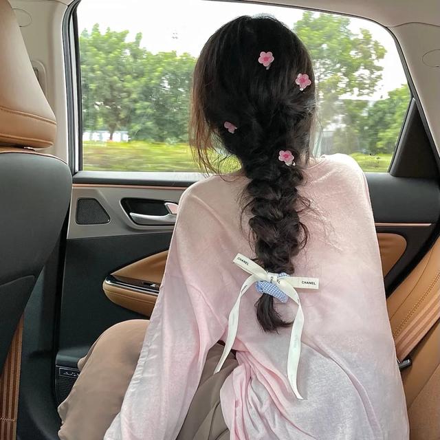 漂亮小姐姐背影图片，快来一起欣赏吧