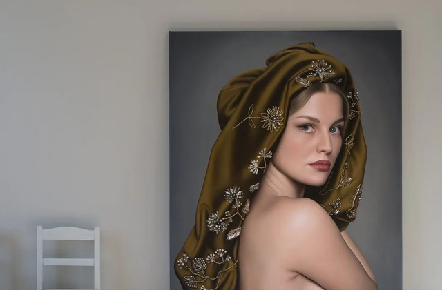 美女超“变态”写实技法，画少女人体很逼真！冷军看了都汗颜