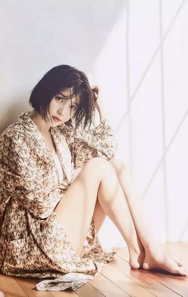 这个完美的女人，男人见了都会“哎呦”一声