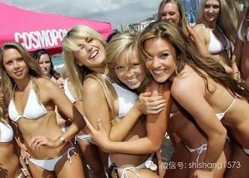 超赞！1010 名穿着比基尼泳装的美女