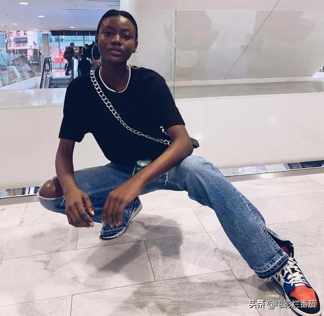 9名超模“黑美黑美”,有的面孔精致,有的是“十头身”美女