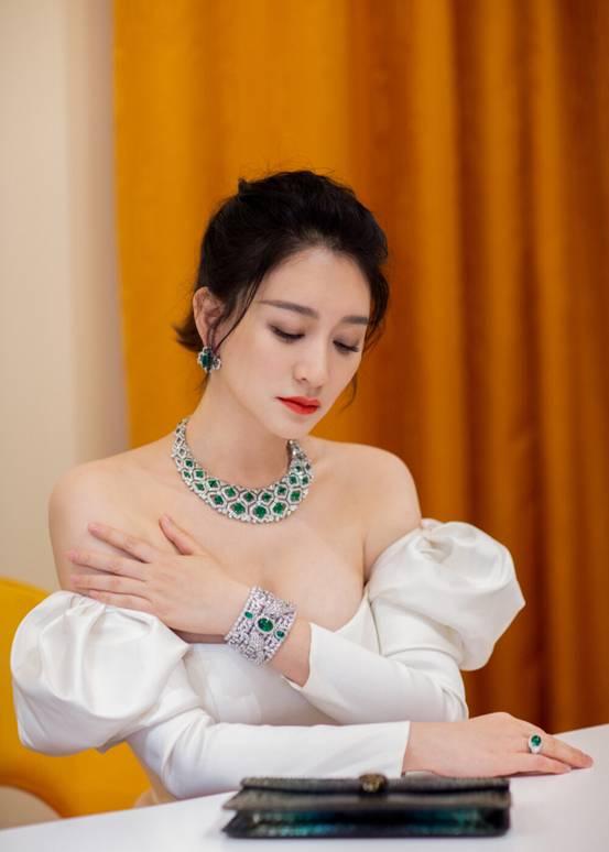 许晴的臀、殷桃的腰、余男的嘴,这几位中年女星性感起来简直要命