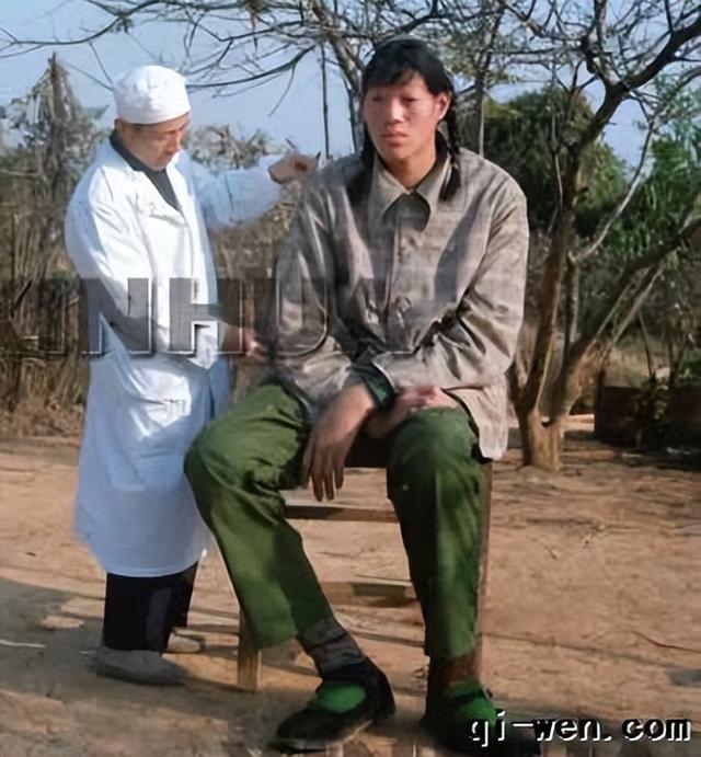 女人之最:全球胸最大的女人双乳重36斤