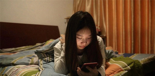 一位青春期女孩妈妈自述:当你不知道该如何教育孩子时,就先闭嘴