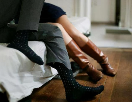 重庆“美女院长”杜晓阳，年过半百钟爱精壮小伙，被捕后下跪求饶