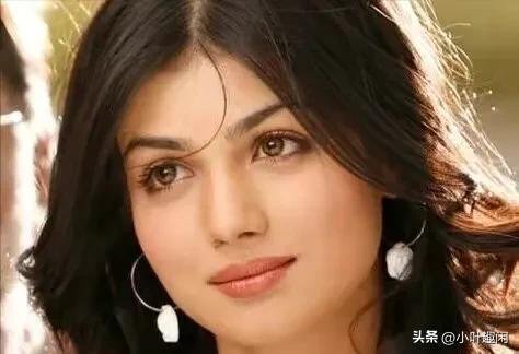 印度混血儿美女，风情万种，妩媚迷人