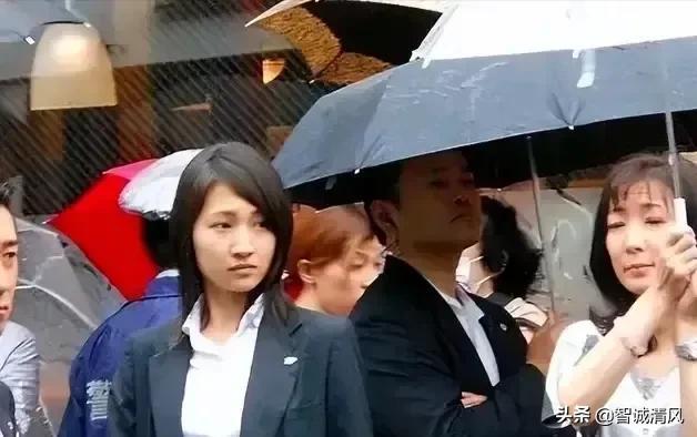 安倍晋三的贴身女保镖有多厉害,为什么她没能保住主人的性命?