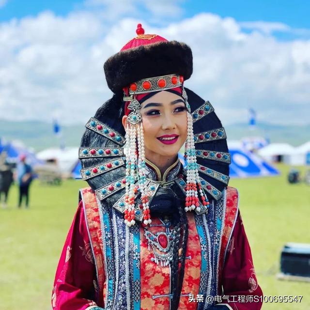 蒙古国最美女舞蹈家满都海