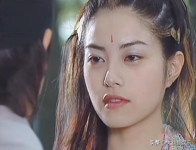 在一群美女中演“第一美人”还能出彩，只服这5位女星，个个惊艳