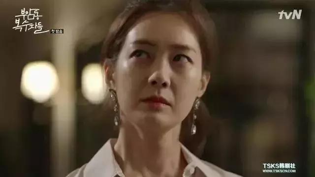 开播就9.0，这是一部用「演技」撑起来的逗逼复仇剧