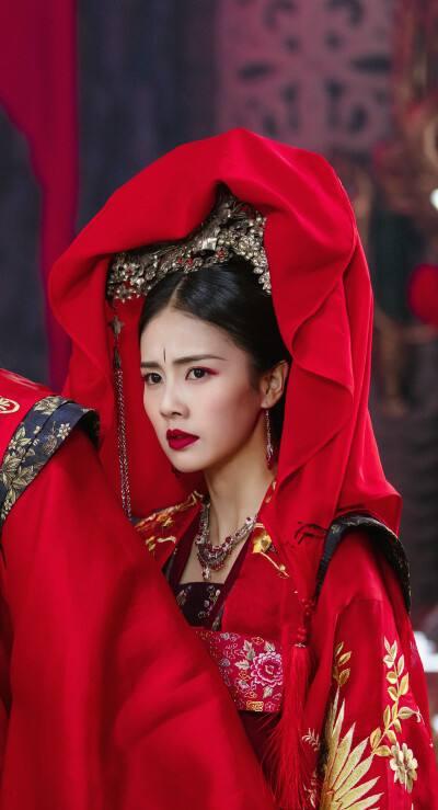 盘点进入娱乐圈的10位女网红：白鹿踏实认真，赵露思俏皮搞笑