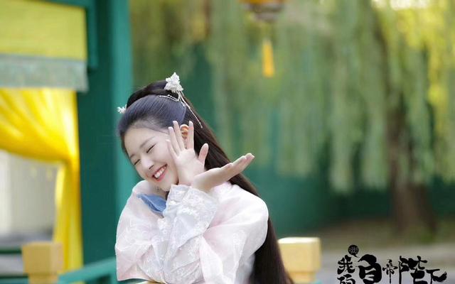 盘点进入娱乐圈的10位女网红：白鹿踏实认真，赵露思俏皮搞笑