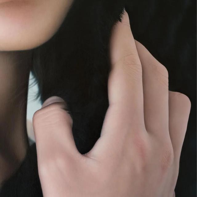 美女超“变态”写实技法，画少女人体很逼真！冷军看了都汗颜