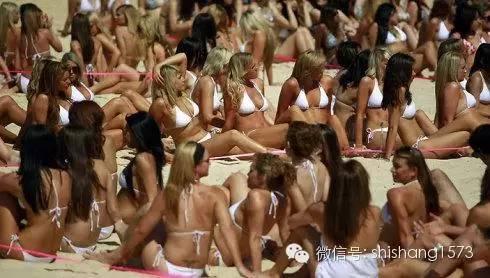超赞！1010 名穿着比基尼泳装的美女