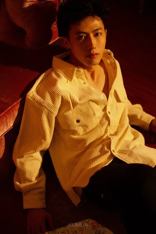 重庆小奶受写真照流出，冰肌玉骨的模样惹人爱