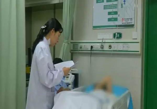 女子用根细管伸入肠道进行清洗，如此吓人的操作也敢做？最后去医院抢救了