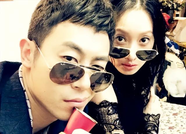 朱亚文沈佳妮街头热吻，结婚10年仍如胶似漆，除了他们还有这2对