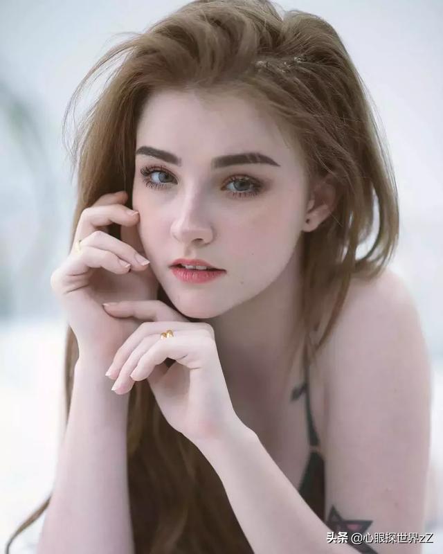 太美！19岁混血美女全网爆红，po出了自己整容的全过程