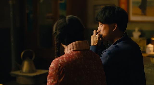 人世间7： 小寡妇郑娟有何魅力，周秉昆为何宁愿喜当爹也不娶春燕