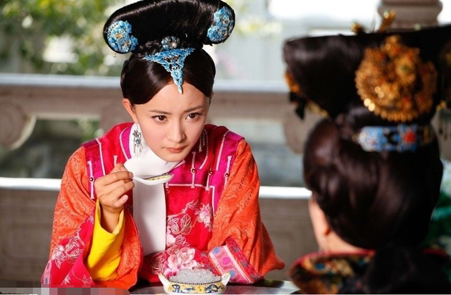 杨幂的胸，许晴的臀，秦岚的身材，这几位中年女星谁能顶得住？