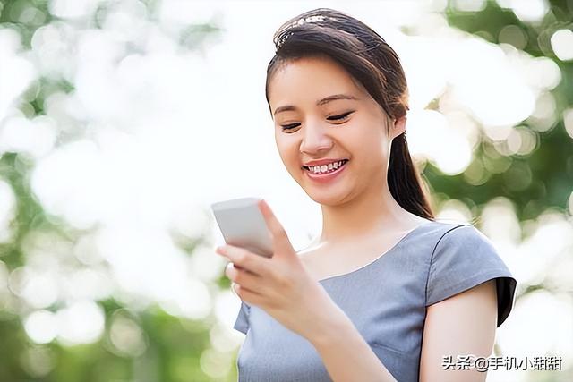 送女朋友什么手机好?这4款颜值高拍照好能玩游戏,她一定会喜欢