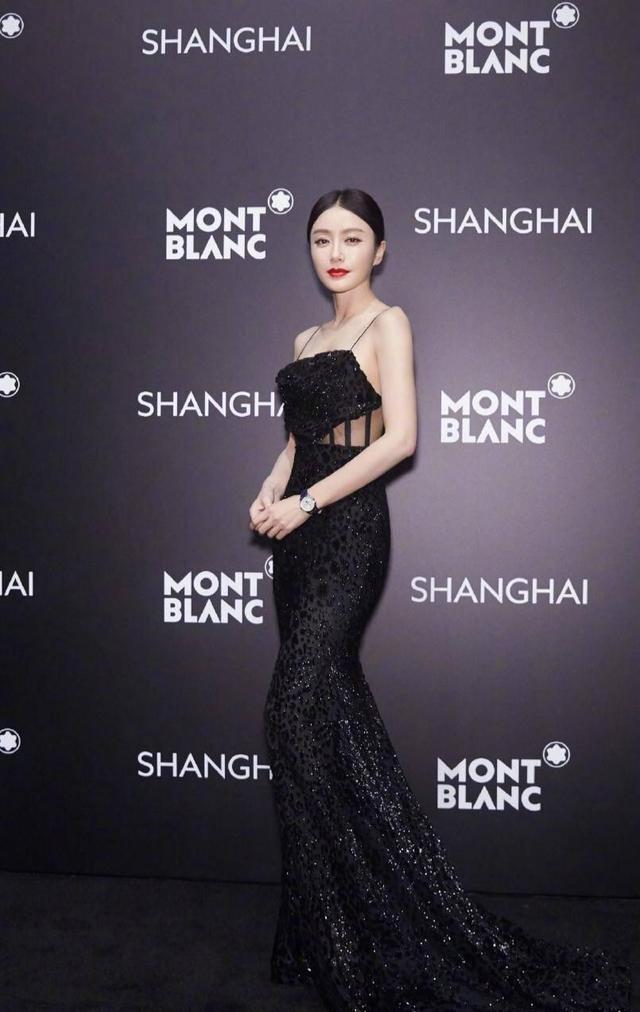 杨幂的胸，许晴的臀，秦岚的身材，这几位中年女星谁能顶得住？