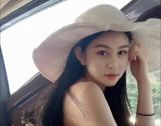 “三级女王”邱淑贞:16岁出道,23岁一脱成名,31岁退圈