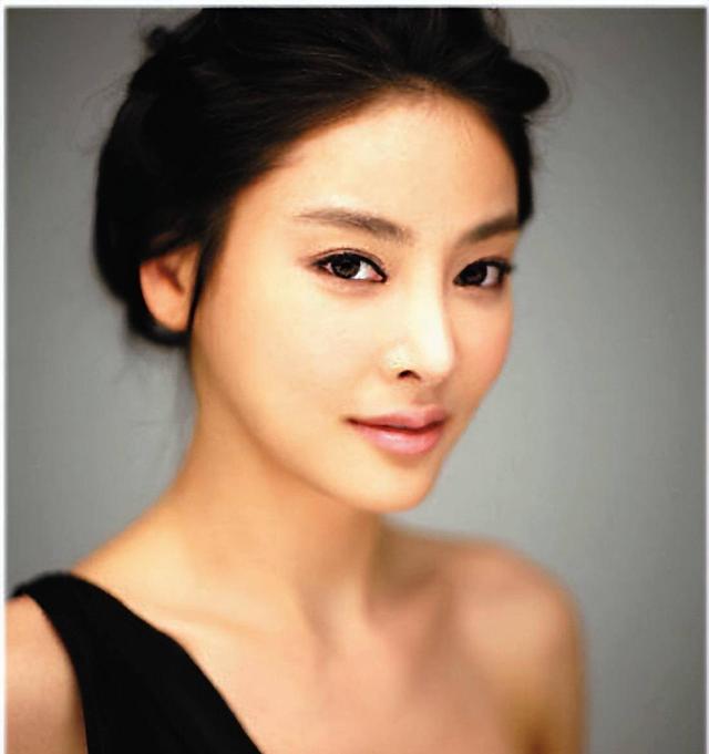 张紫妍：被迫陪睡31人近百次，遭道具虐待，29岁自杀留230页遗书