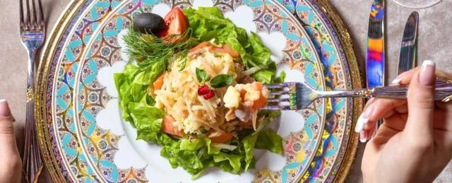 大师笔下薄纱曼妙的女人体，被吸引得无法自拔，一画就是40年