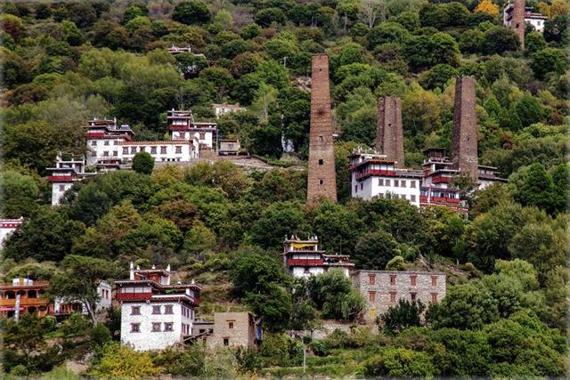 丹巴——珍藏着美人谷和中国最美乡村，被誉为千碉之国，拥有四最