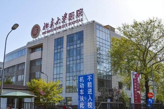 女孩子考大学报考什么专业比较好?