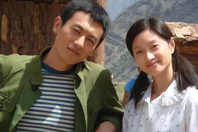 朱亚文沈佳妮街头热吻，结婚10年仍如胶似漆，除了他们还有这2对