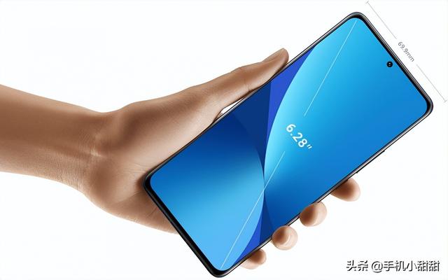 送女朋友什么手机好?这4款颜值高拍照好能玩游戏,她一定会喜欢