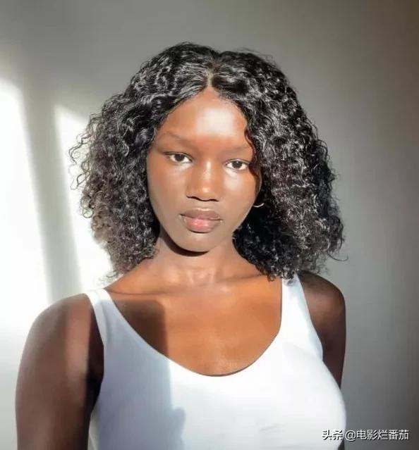 9名超模“黑美黑美”,有的面孔精致,有的是“十头身”美女